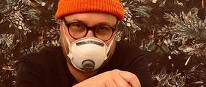 Max Strohe aus dem "Tulus Lotrek" kocht für Helfer in Krankenhäuser Gulaschsuppe, Entencurry und Würstchengulasch für die Kinderklinik