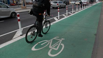 Allein und an der frischen Luft Radfahren - so kann man sich nicht anstecken.