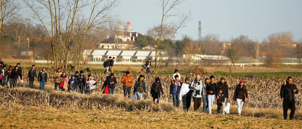 Ende Februar hatten Busse Flüchtlinge an die griechische Grenze gebracht. 