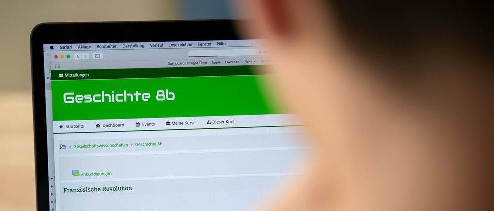 Schüler sind während der Pandemie auf Digitale Lernplattformen angewiesen.