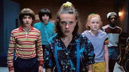 Die Dreharbeiten zur Fortsetzung der beliebten Netflix-Serie "Stranger Things" wurden zum Schutz von Crew und Cast vorübergehend verschoben.