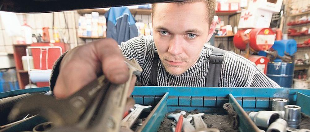 Das Werkzeug beiseitelegen. Die Kurzarbeit wird in den nächsten Wochen stark zunehmen. 