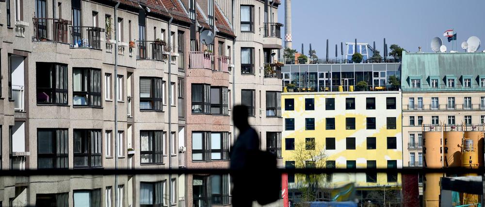 Berlin. Das Coronavirus soll die Stadt Finanzexperten zufolge mehrere Millionen pro Monat kosten.