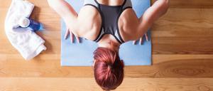 Handy raus, Sportklamotten an: So wird die eigene Wohnung zum Fitnessstudio.