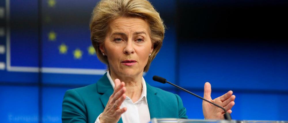 Die EU hinkt hinterher: Erst verhängen Nationalstaaten Einreiseverbote, jetzt auch die EU. EU-Kommissionspräsidentin Ursula von der Leyen am Montag in Brüssel.