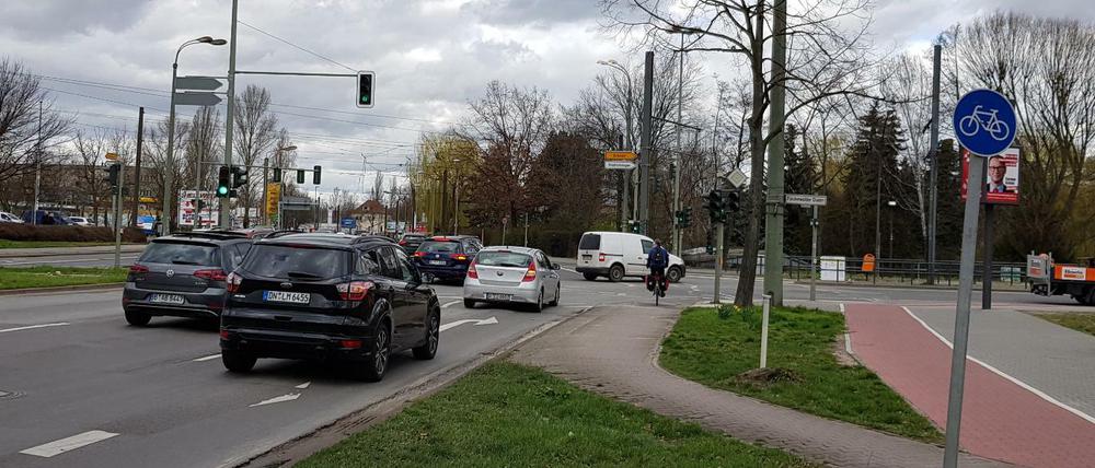 In Köpenick darf zweispurig rechts in den Fürstenwalder Damm nach Friedrichshagen abgebogen werden.