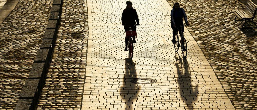 Bei Sonnenschein wird besonders viel Fahrrad gefahren. Der Anteil des Fußverkehrs bleibt dagegen bei jedem Wetter konstant.