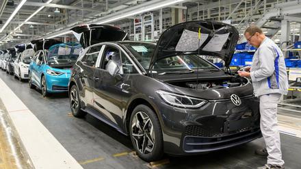 VW schließt Großteil seiner Werke in Europa für drei Wochen.