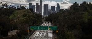 Wie hier in Los Angeles gilt ab sofort eine Ausgangssperre für ganz Kalifornien. 