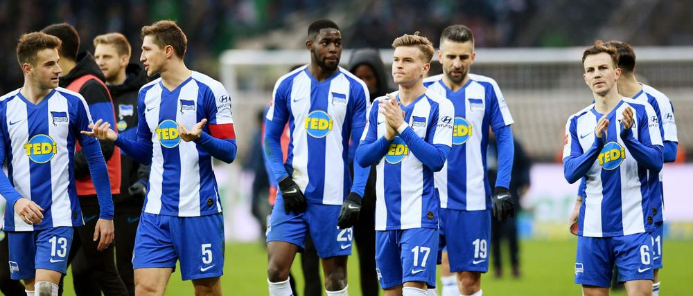 Bei Hertha BSC ist ein Spieler positiv auf das Coronavirus getestet worden. Zum Schutz seiner Privatsphäre hält der Klub seinen Namen geheim.
