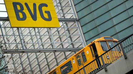 Eine U-Bahn der BVG in Berlin.