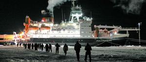 Austausch von Besatzung und Fracht auf der Polarstern Anfang März 2020.