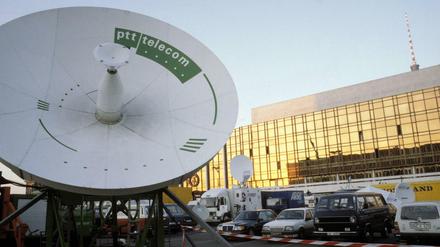 Sind Wahltage Feiertage? Dieser zur im Berliner Palast der Republik ansässigen DDR-Volkskammer am 18 März 1990 war einer.