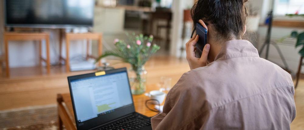 Während der Coronavirus-Krise steigen viele Firmen auf Homeoffice-Arbeit um – so weit es geht.