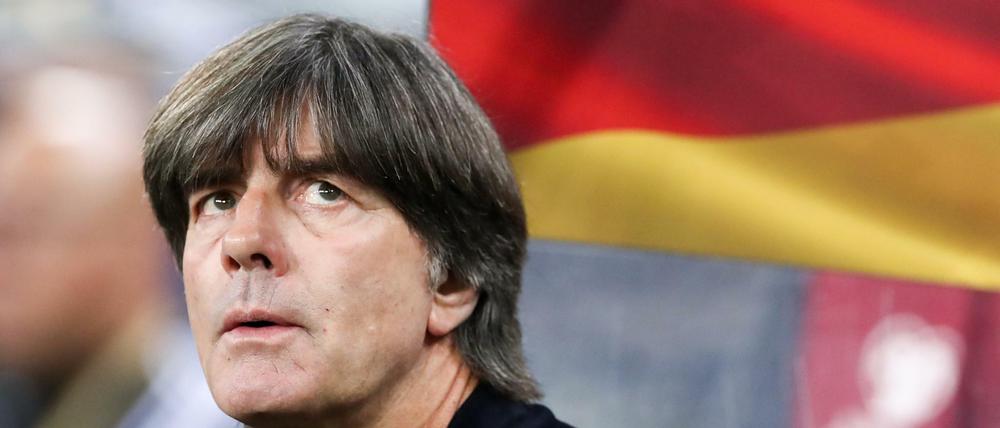 Fußball-Bundestrainer Joachim Löw hat angesichts der Coronavirus-Krise mahnende Worte gefunden.