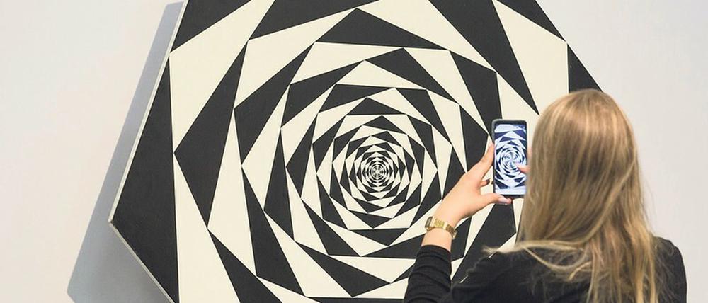 Auf der Art Cologne 2019 war das Werk von Francis Celentano noch live oder digitalisiert zu sehen.