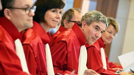 Der Erste Senat des Bundesverfassungsgerichts mit dem Vorsitzenden Stephan Harbarth, dritter von links. 