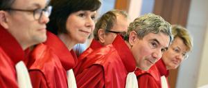 Der Erste Senat des Bundesverfassungsgerichts mit dem Vorsitzenden Stephan Harbarth, dritter von links. 