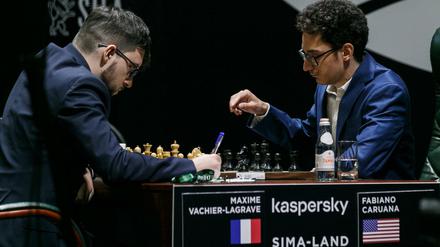 Herrenpartie. Maxime Vachier-Lagrave L of France and Fabiano Caruana beim Spiel.