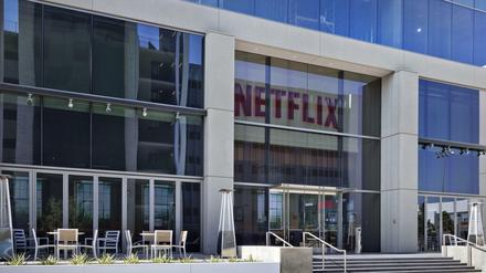 Unterstützung für die Film- und Fernsehbranche: Netflix stellt 100 Millionen Dollar bereit. Im Bild das Hollywood-Headquarter in Los Angeles.