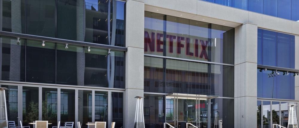 Unterstützung für die Film- und Fernsehbranche: Netflix stellt 100 Millionen Dollar bereit. Im Bild das Hollywood-Headquarter in Los Angeles.