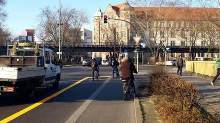 An der Zossener vor der Gitschiner Straße ist die Aufstellfläche jetzt doppelt so groß.