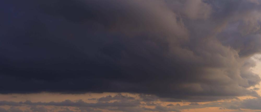 Der Nimbus, „ein Wolkensystem, aus dem Regen fällt“. 
