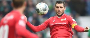 Arbeit ohne Ball. Unions Kapitän Christopher Trimmel absolviert derzeit ein etwas anderes Programm.