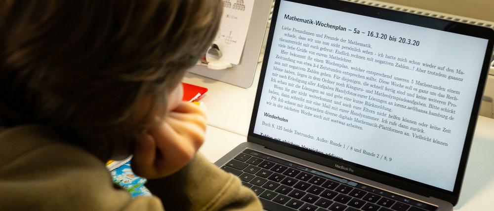 Wenn die Schulen geschlossen sind, sollen Kinder daheim lernen.