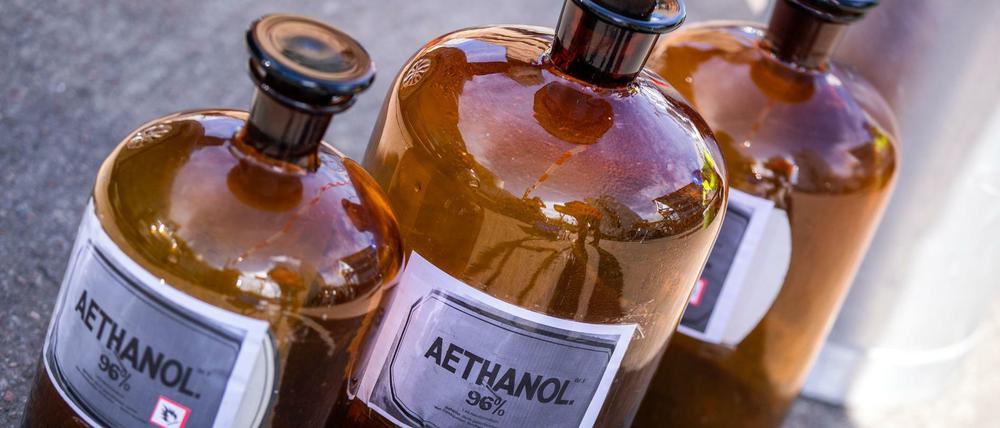 Begehrter Rohstoff für Desinfektionsmittel: 96-prozentiges Ethanol.
