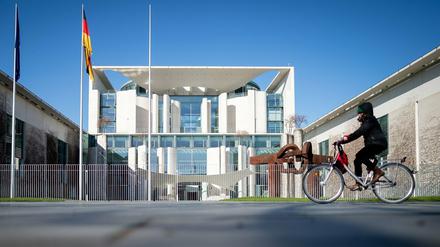 Chancellery without chancellor. After contact with an infected doctor, Angela Merkel went into home isolation on Sunday.