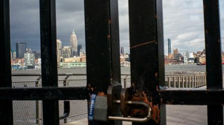 Auf der anderen Seite des Hudson Rivers liegt New York City: Die Nähe spürt New Jersey in der Krise.