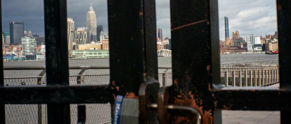 Auf der anderen Seite des Hudson Rivers liegt New York City: Die Nähe spürt New Jersey in der Krise.