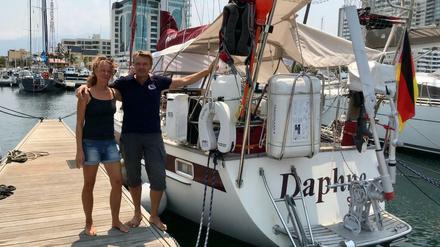 Michael und Uta Jungclaus wollten die Welt umsegeln. Jetzt stecken sie in Santa Marta fest.