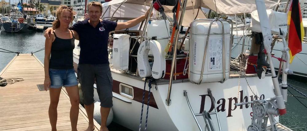 Michael und Uta Jungclaus wollten die Welt umsegeln. Jetzt stecken sie in Santa Marta fest.