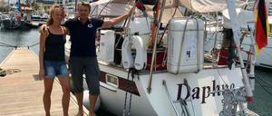 Michael und Uta Jungclaus wollten die Welt umsegeln. Jetzt stecken sie in Santa Marta fest.