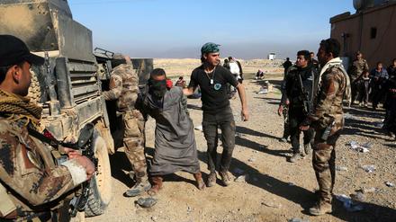 Festnahme von IS-Kämpfern (Archivbild vom 25.02.2017)