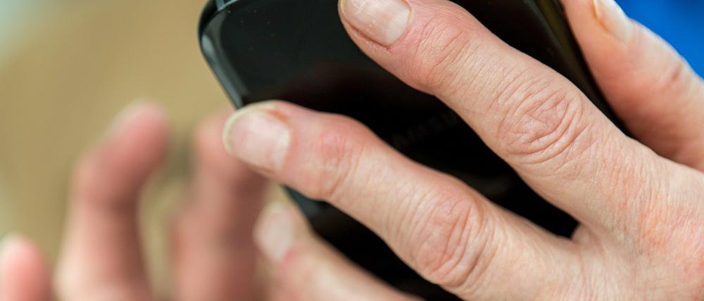 Handy-Apps könnten bei der Eindämmung des Coronavirus helfen.