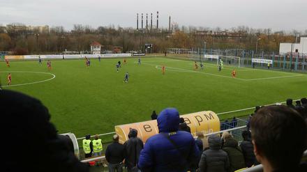 In Weißrussland rollt der Ball - sogar vor Zuschauern im Stadion.