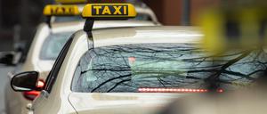Mancher Wocheneinkauf kommt derzeit mit dem Taxi.