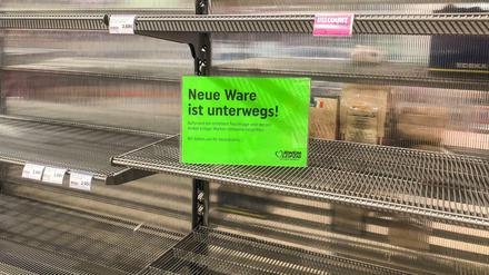 Ausverkauft: Supermarktregal in Leipzig.