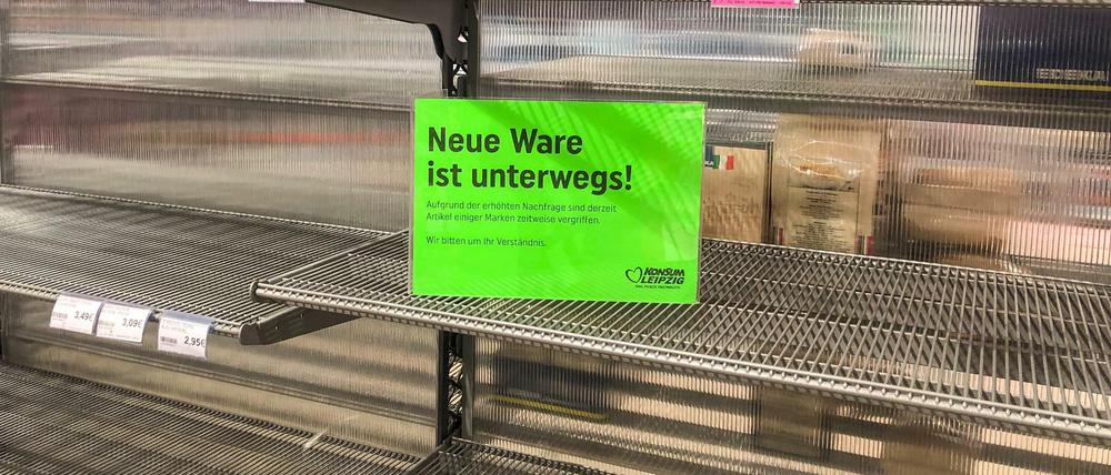 Ausverkauft: Supermarktregal in Leipzig.