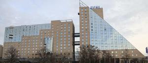 Das Estrel-Hotel in Berlin-Neukölln beherbergt oft Kongresse.