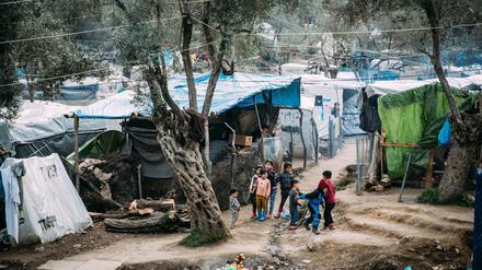Sorgen sich vor einem Coronavirus-Ausbruch: Die Flüchtlinge im Camp Moria und im Camp Cara Tepe auf der griechischen Insel Lesbos.