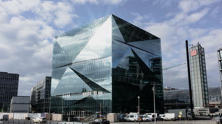 Lieblinge der Architekten. Bürogebäude prägen das Gesicht vieler Städte – wie neuerdings das „Cube Berlin“ am Berliner Hauptbahnhof. Aber werden sie wirklich gebraucht?