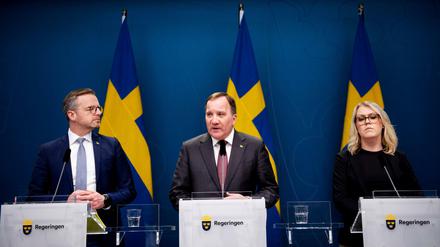Premier Stefan Löfven verkündete die neuen Regeln.