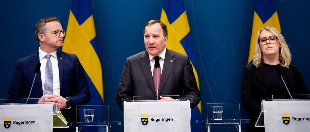 Premier Stefan Löfven verkündete die neuen Regeln.
