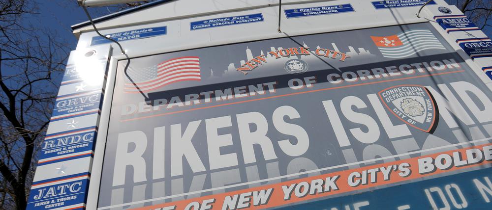 Auf Rikers Island werden jährlich bis zu 130.000 Gefangene registriert.