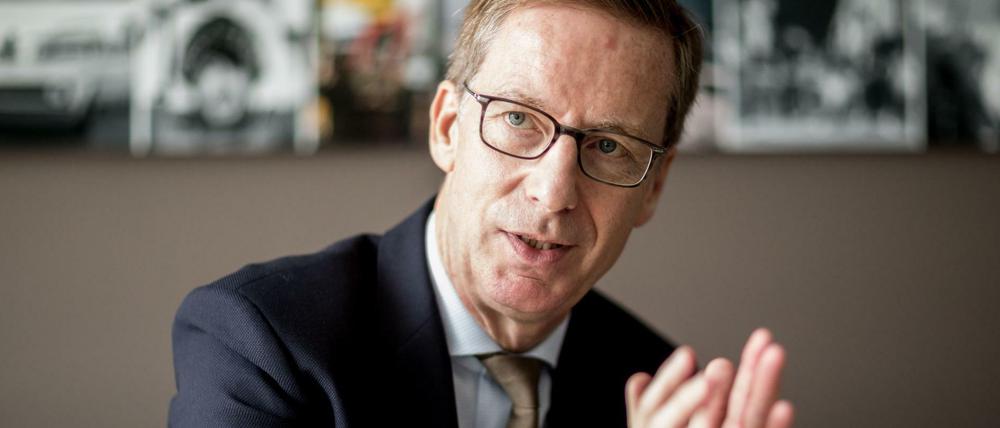 Michael Hüther, Direktor des Instituts der deutschen Wirtschaft, war 2011 gegen Eurobonds. Jetzt fordert er einmalige Coronabonds.