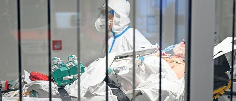 Routiniert in der Ausnahmesituation. Erfahrungen mit älteren Patienten, die an schweren, nicht mehr heilbaren Atemwegserkrankungen leiden, haben Ärzte nicht erst seit Covid-19. Helfen können und werden sie trotzdem – mit Linderung der Symptome.